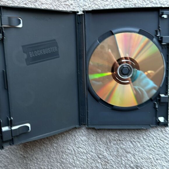 “The Dancer Upstairs” Widescreen Edition DVD - Picture 4 of 5